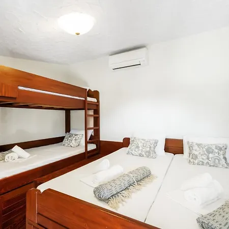 Дом отдыха Core Holiday Vrulje (Kornati)